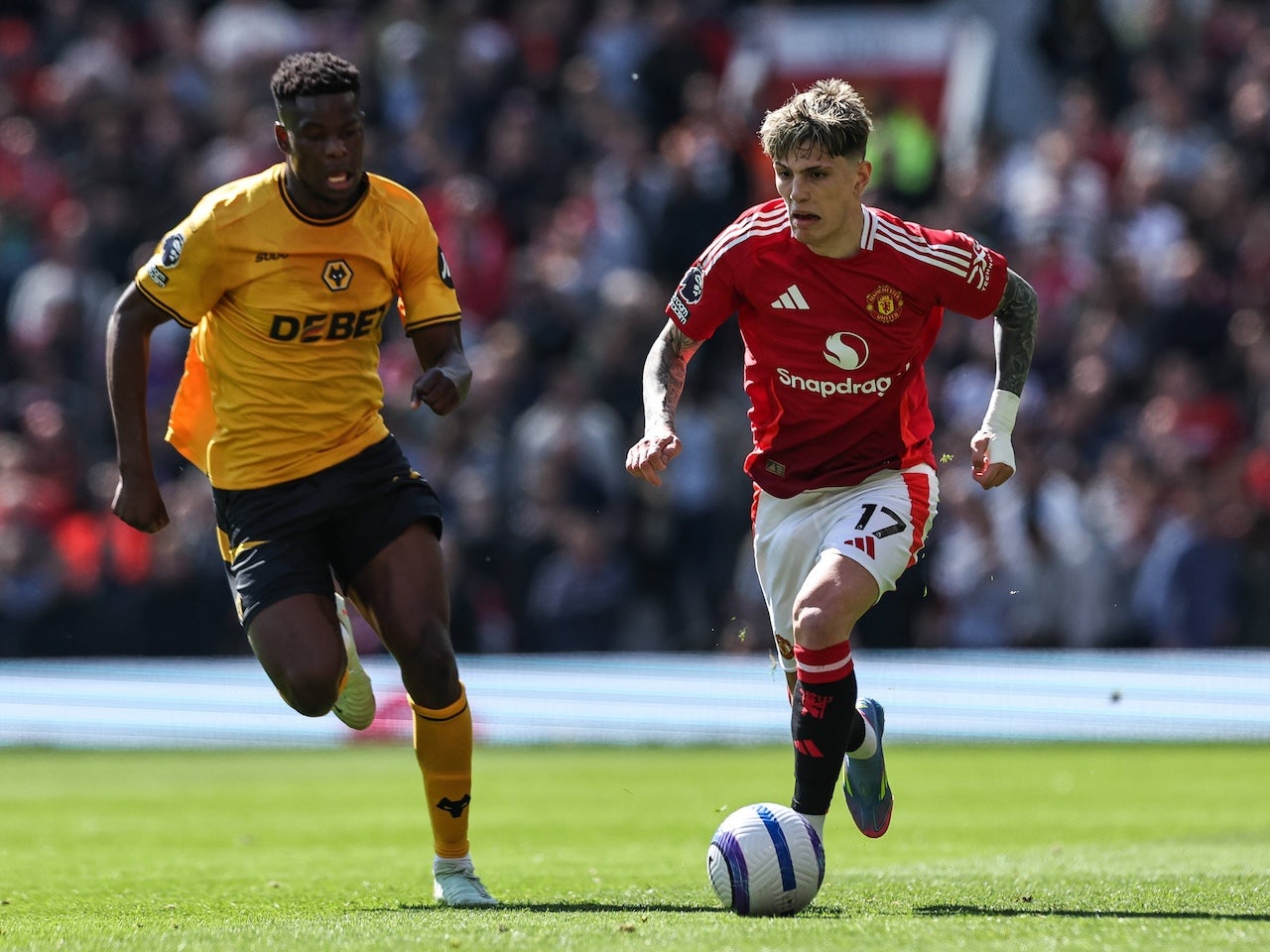 Manchester United suffers more Premier League misery as Wolves achieve a historic victory.