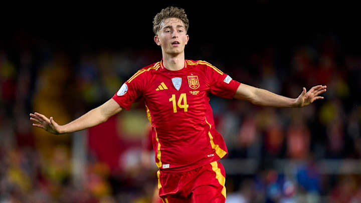Real Madrid is getting closer to signing Dean Huijsen before Liverpool, Arsenal, and Chelsea do.