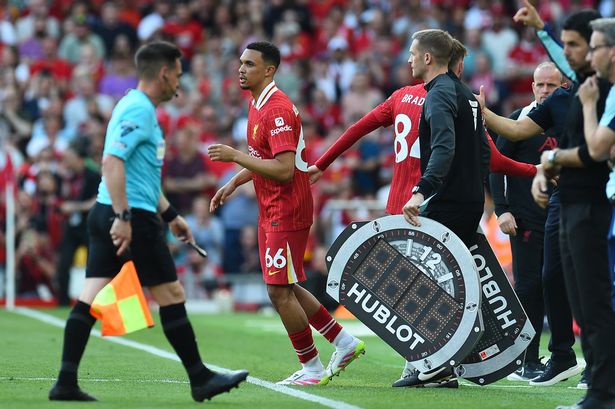 As Liverpool and Arsenal drew 2-2, Liverpool fans expressed their feelings for Trent Alexander-Arnold.