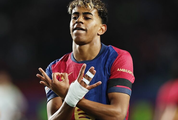 Joan Laporta provides an update on Frenkie de Jong while Lamine Yamal signs a new contract with Barcelona.