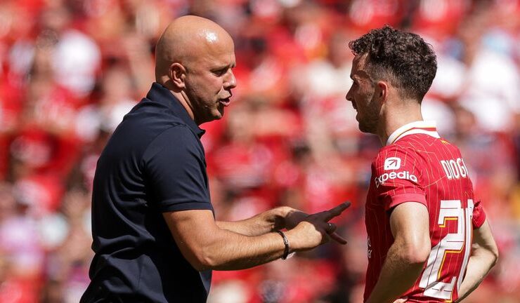 After Diogo Jota’s death in a car accident, Liverpool head coach Arne Slot pays tribute to the “very special” forward.
