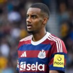 Bradley Barcola ties cause Liverpool to set an Isak deadline for the Newcastle United deal.