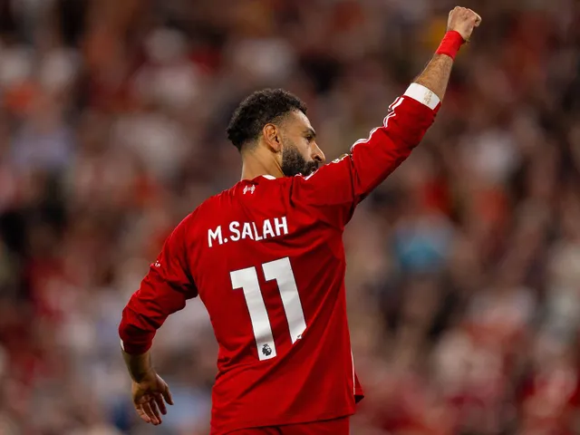 With his PFA Player of the Year victory, Mohamed Salah breaks the record, while Mariona Caldentey defeats her Arsenal teammate.